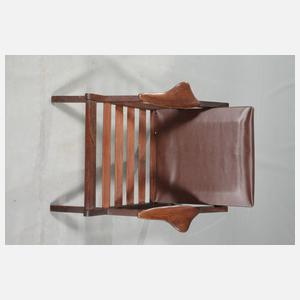 Drei kleine Armlehnstühle