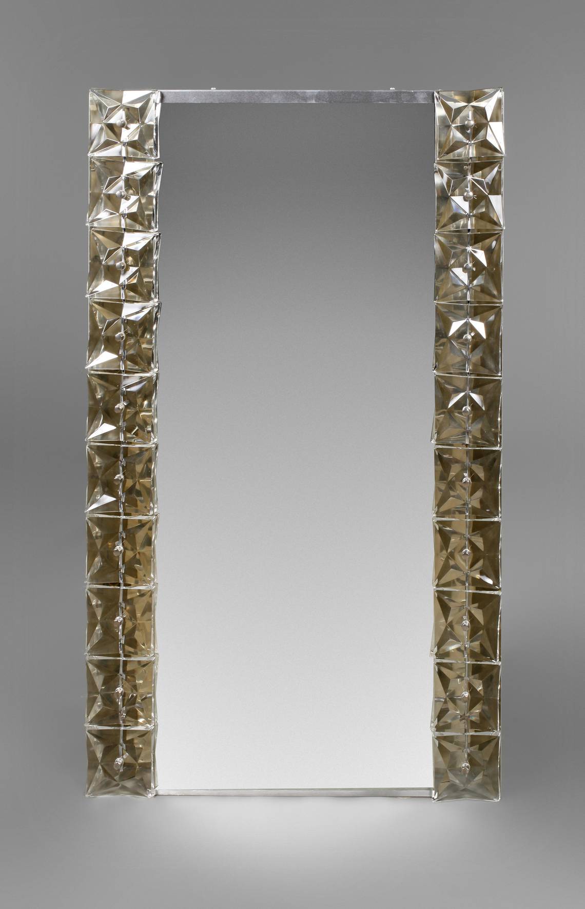 Beleuchteter Wandspiegel