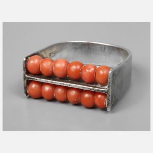 Designring mit Korallen