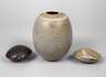Antje Wiewinner Vase und zwei Keramikobjekte