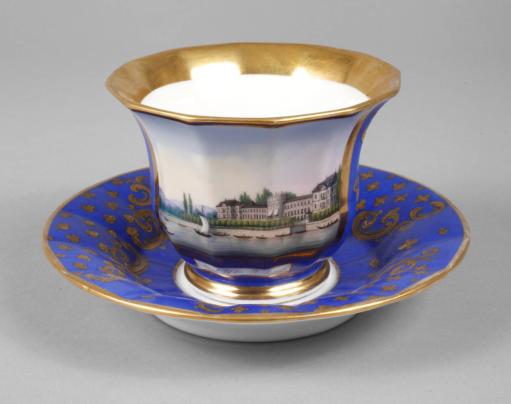 Große Ansichtentasse ”Schloss zu Bieberich”