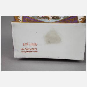 Deckeldose in Truhenform