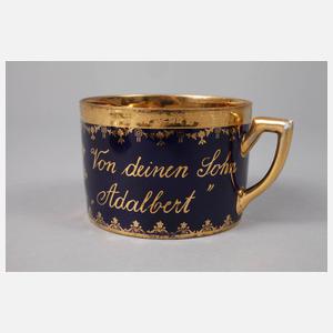 Vitrinentasse im Wiener Stil