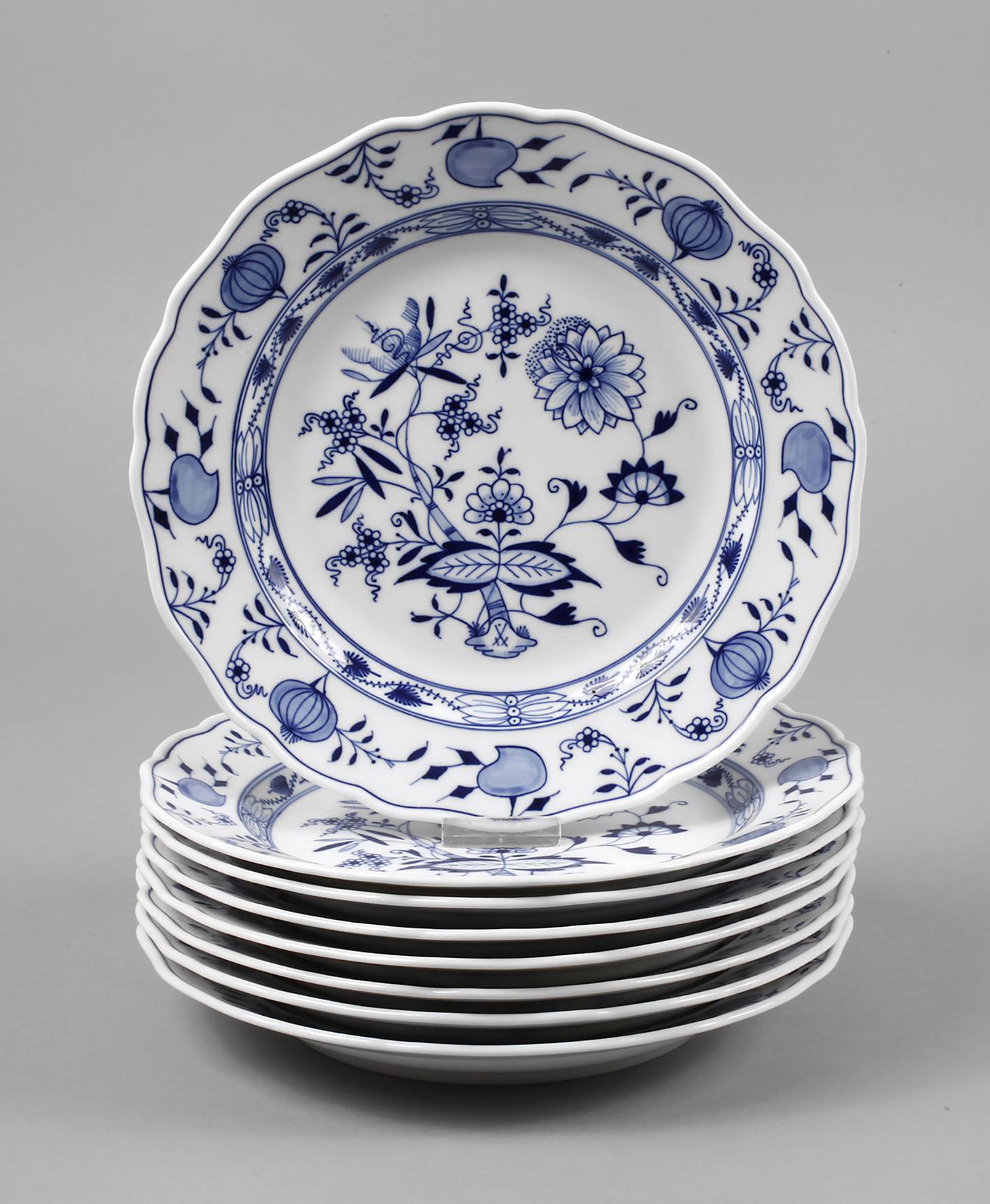 Meissen acht Speiseteller ”Zwiebelmuster”