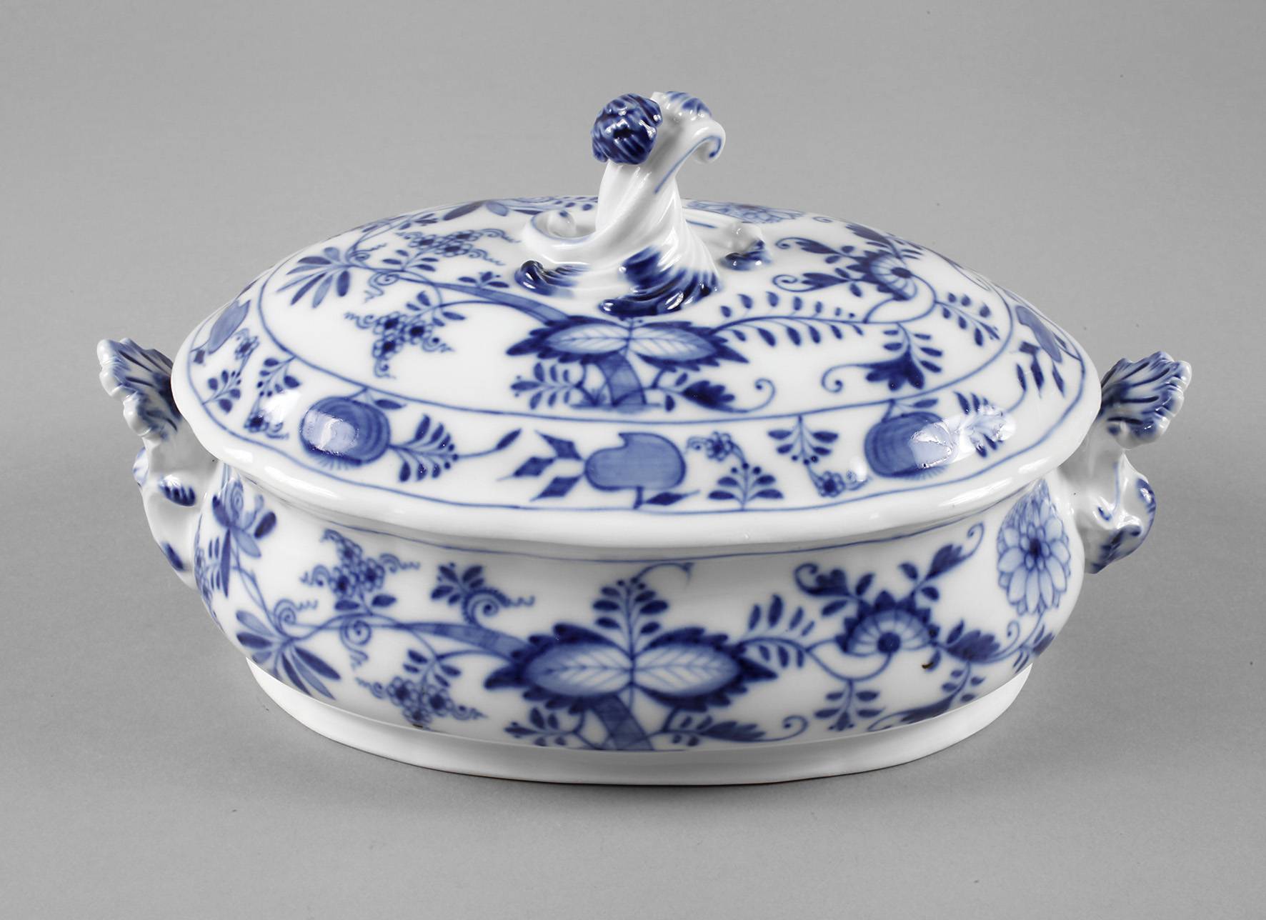 Meissen Deckelterrine ”Zwiebelmuster”