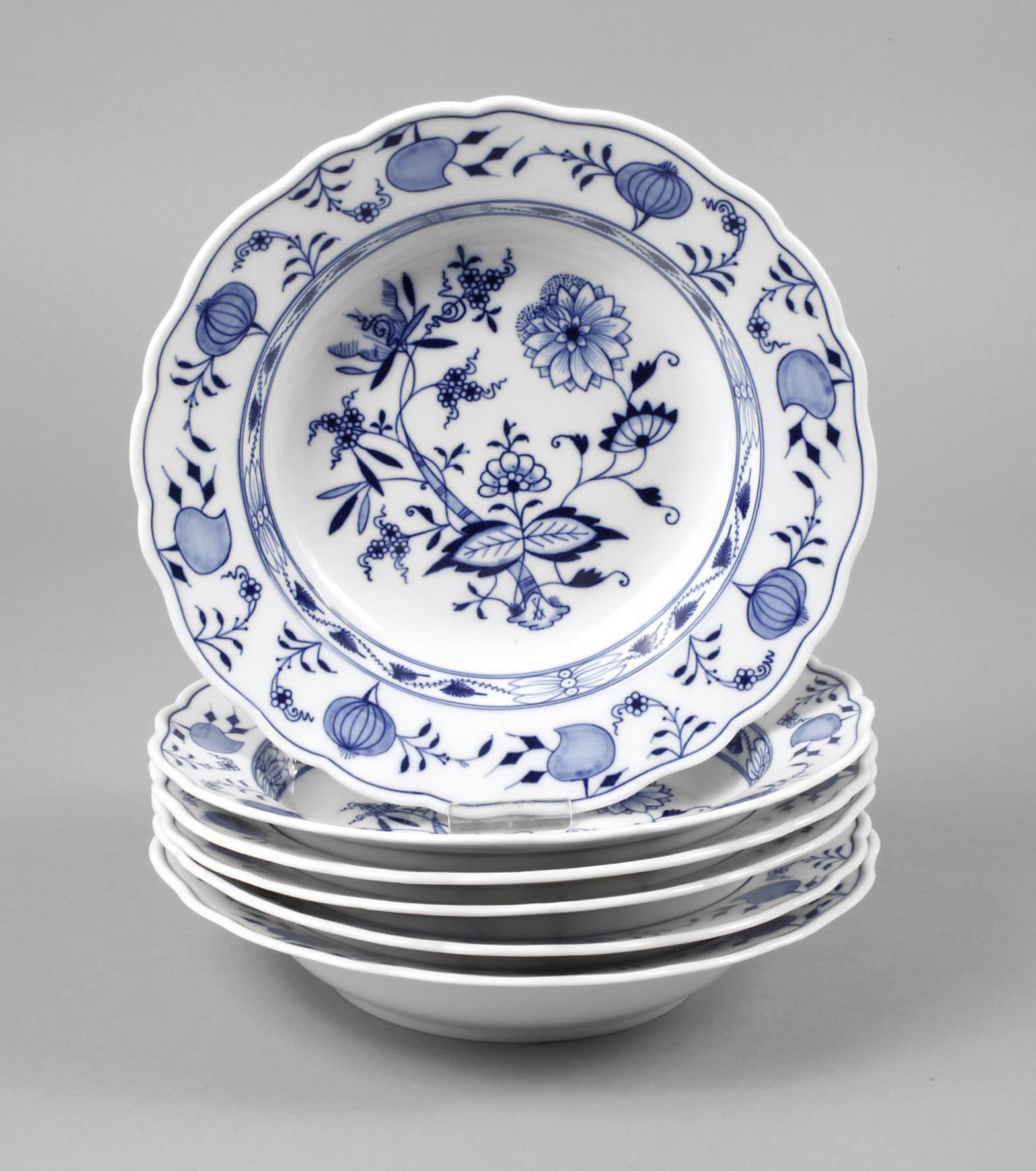 Meissen sechs Suppenteller ”Zwiebelmuster”