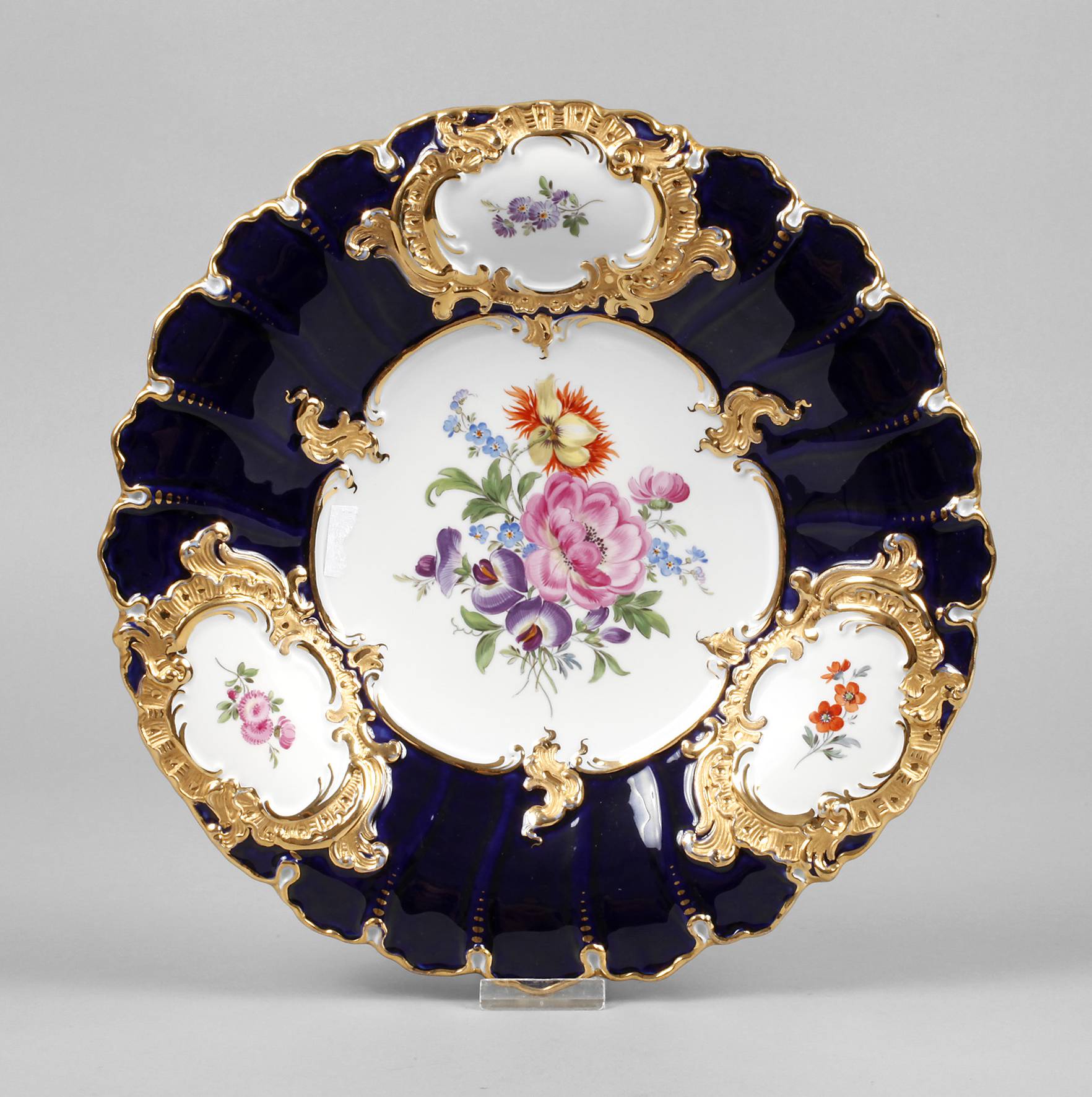 Meissen Prunkteller ”Blume 4”