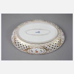 Meissen sechs Durchbruchteller und Schale ”Gestreute Blümchen”