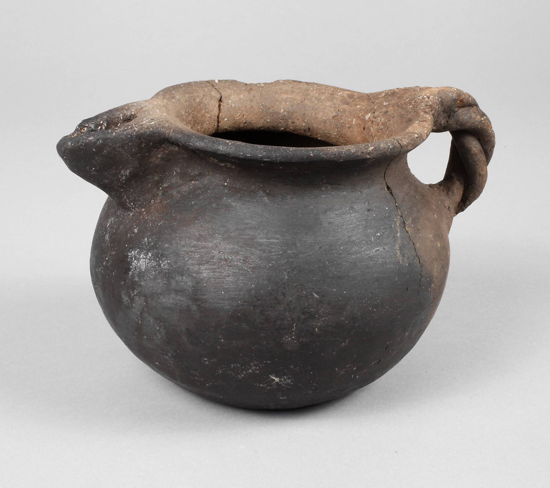 Henkeltopf mit Kannenausguss