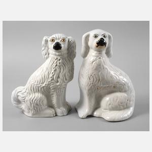 Zwei englische Kaminhunde