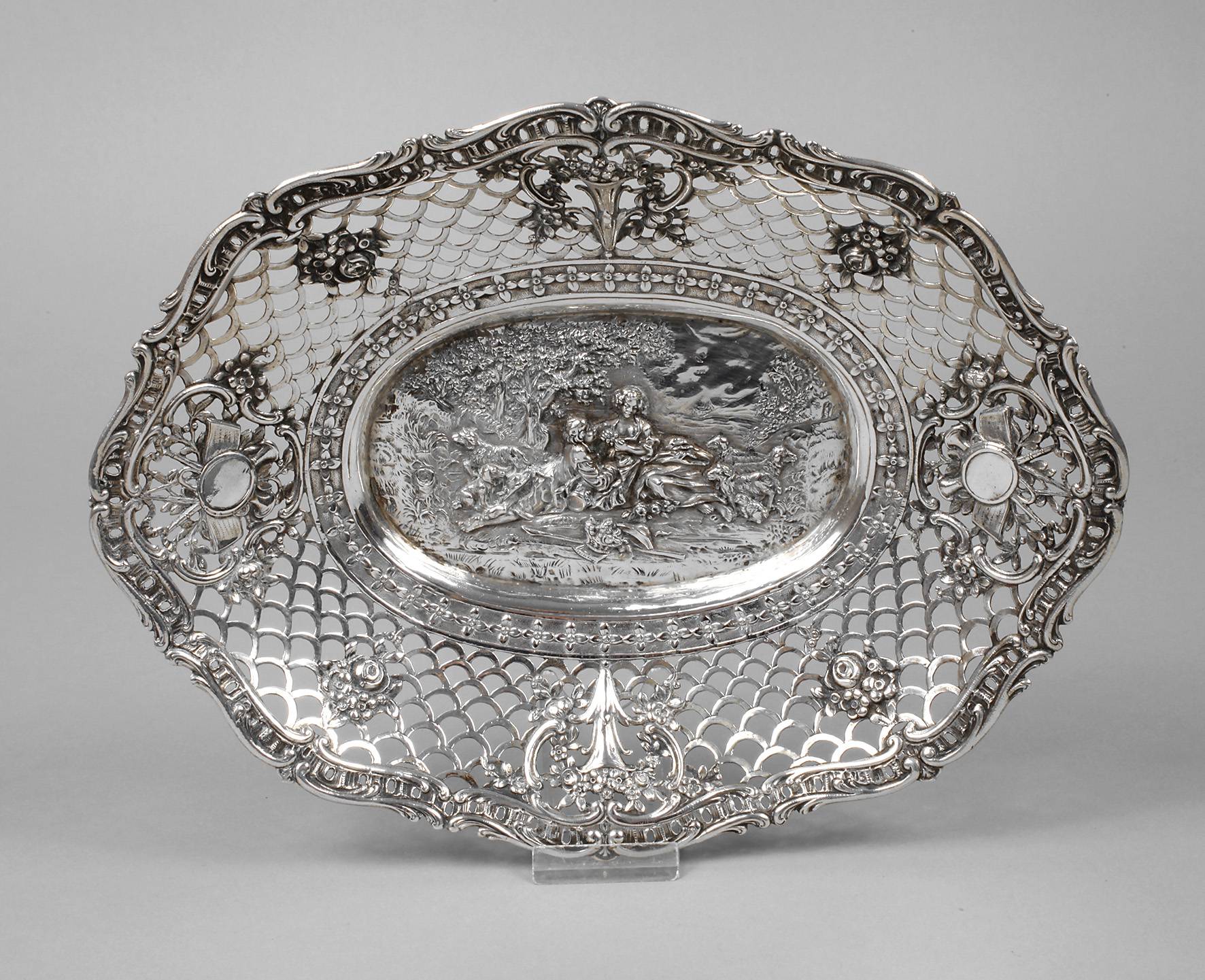 Silberschale mit Schäfermotiv