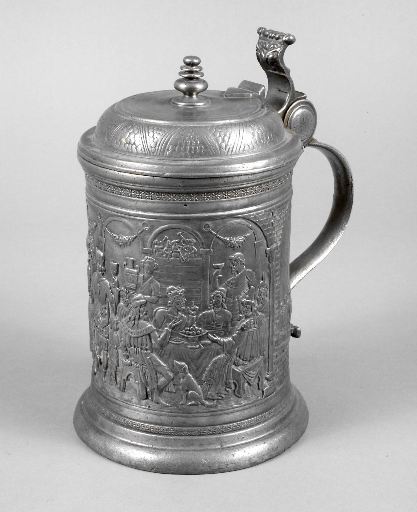 Wuchtiger Renaissancekrug Zinn