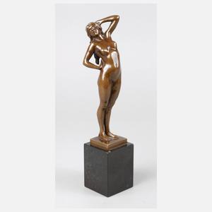 Bronze Mädchenakt am Morgen