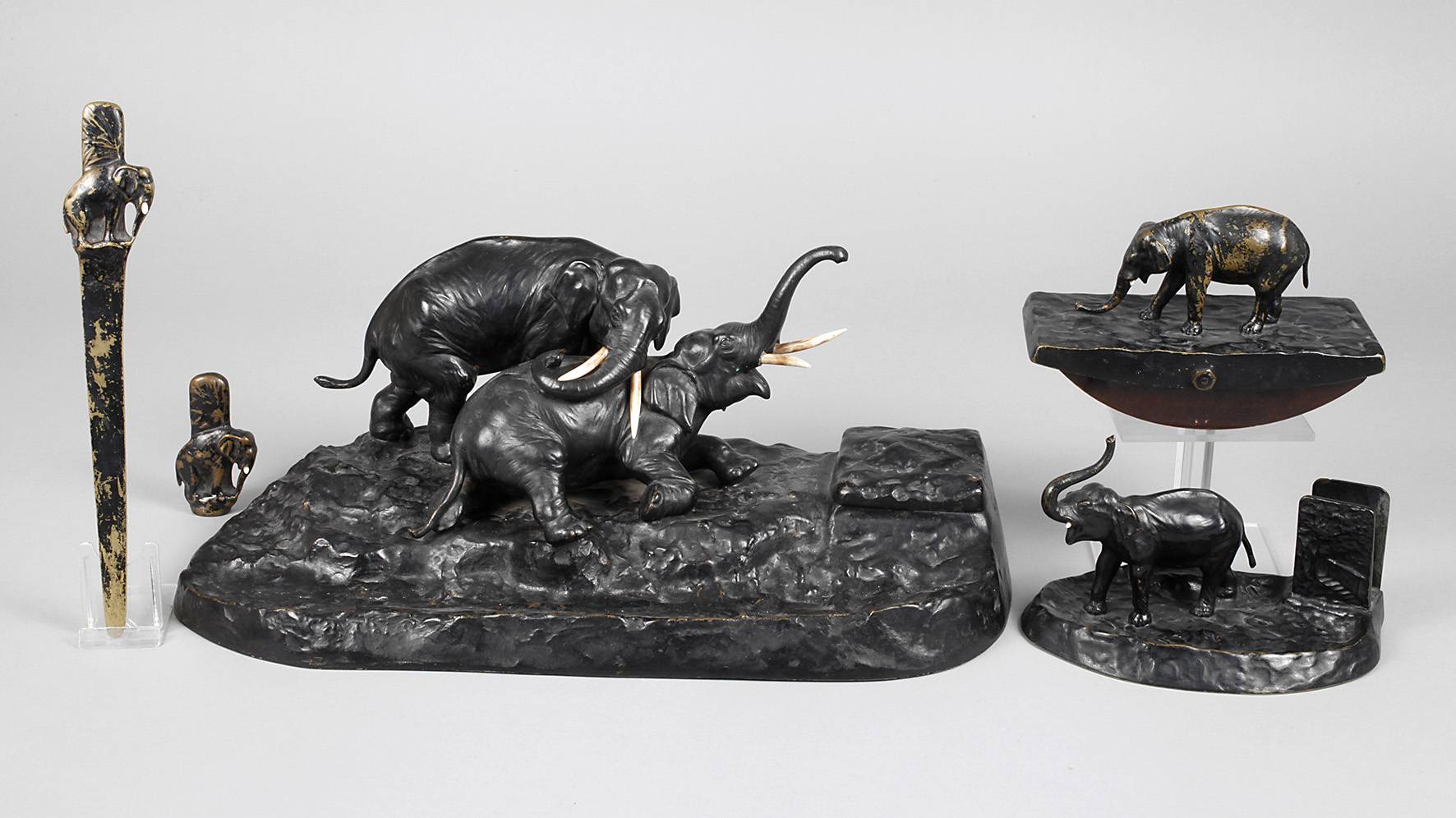 Edmund Csadek, Schreibtischgarnitur