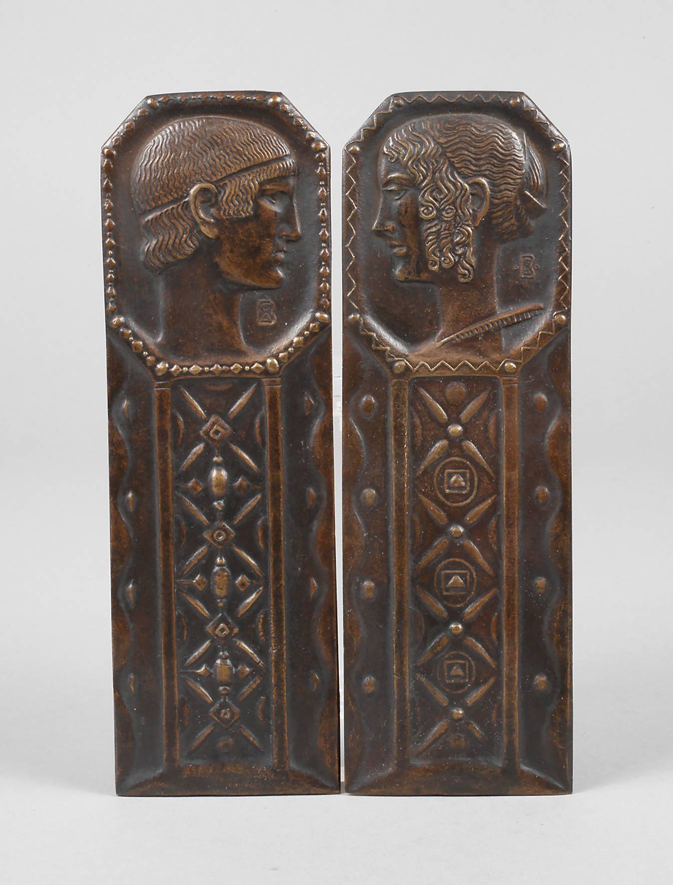 Gustav Adolf Bredow, Paar antikisierende Bronzeplaketten