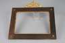 Aufwendiger Messingrahmen mit Bekrönung