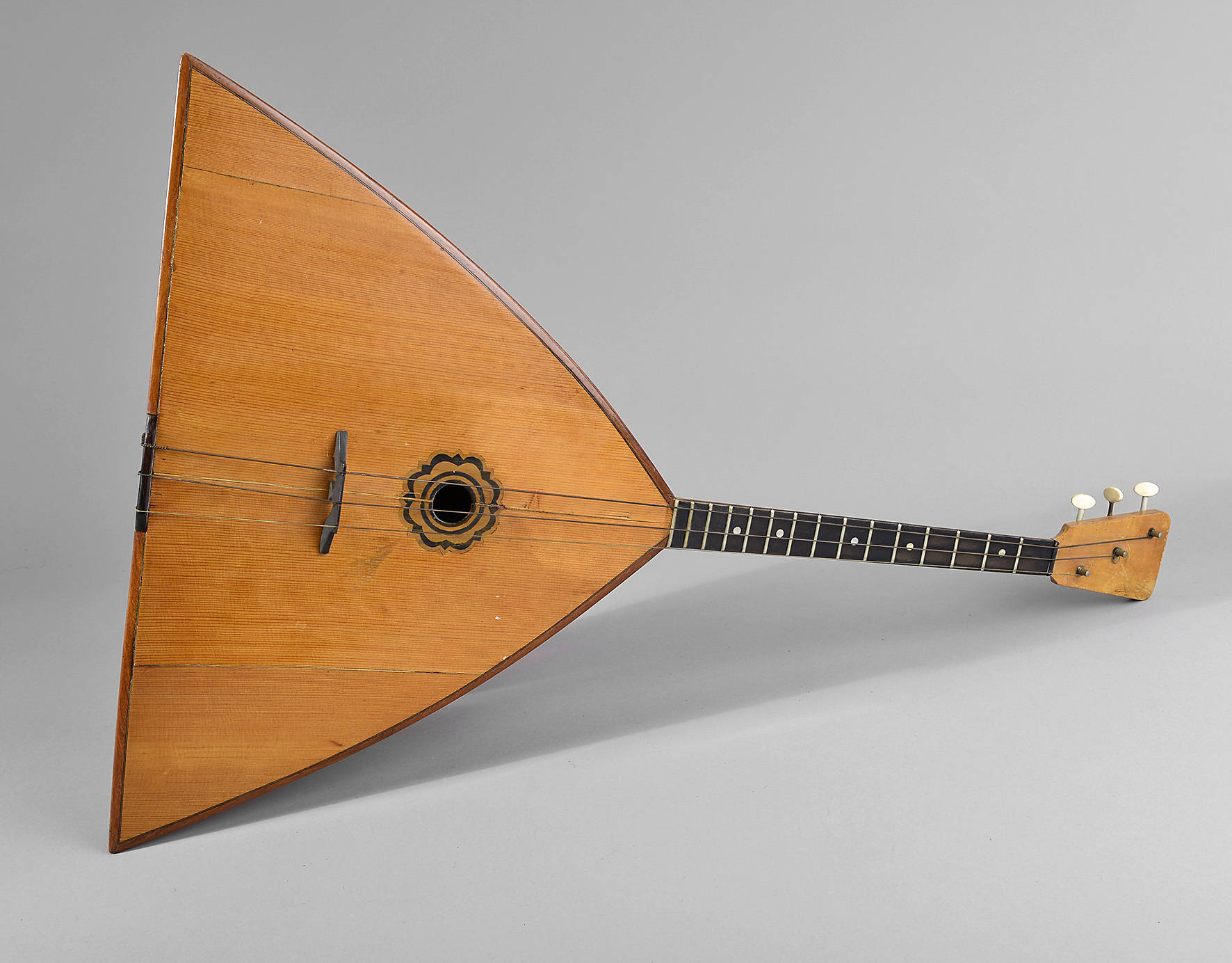 Bass-Balalaika