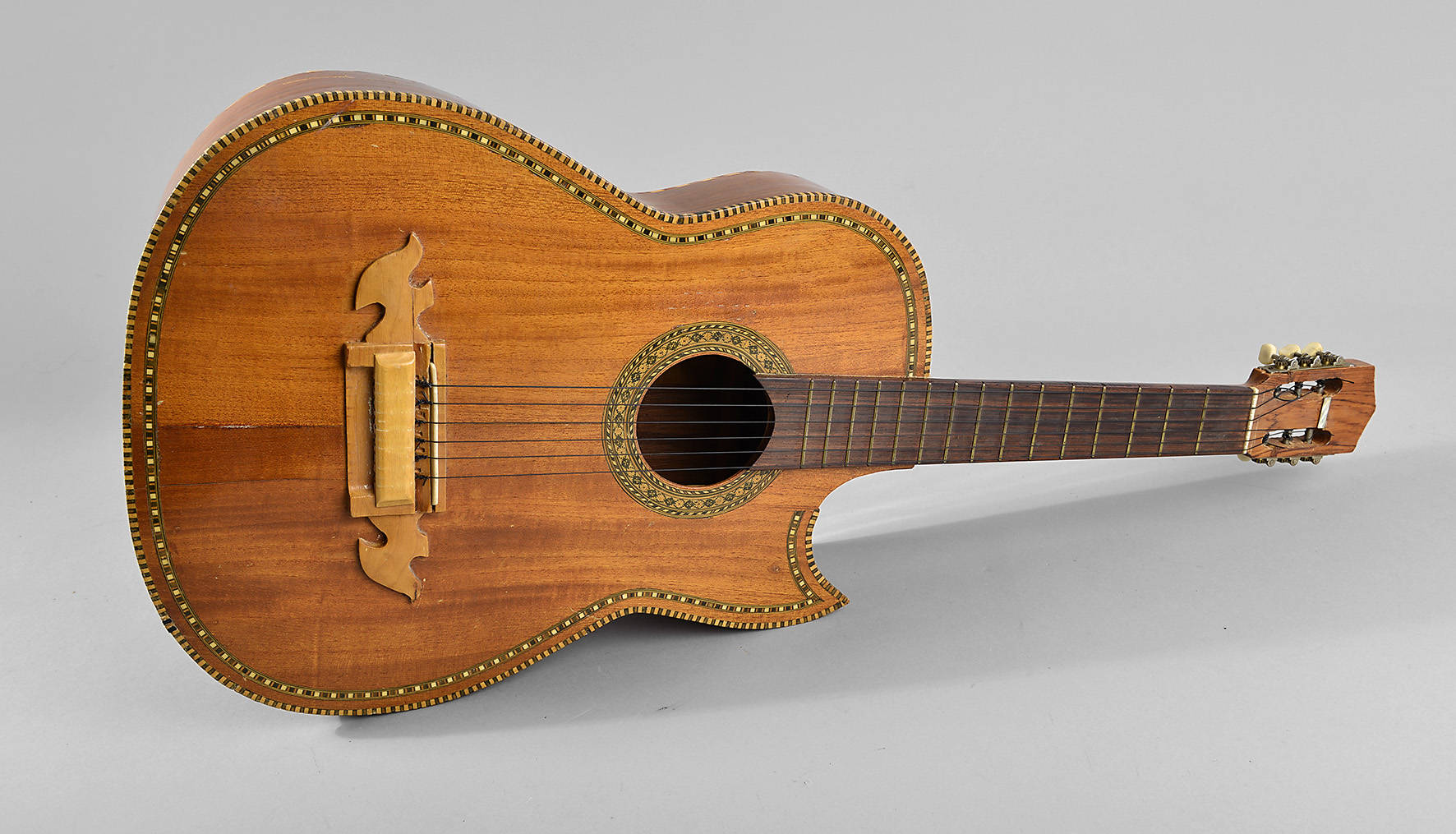 Bolivianische Gitarre