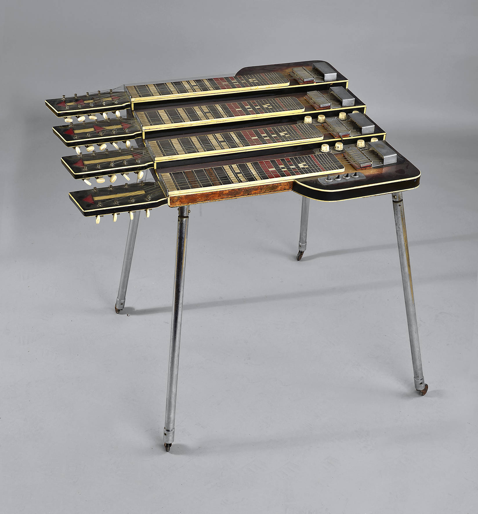 Vierfach Steel-Guitar