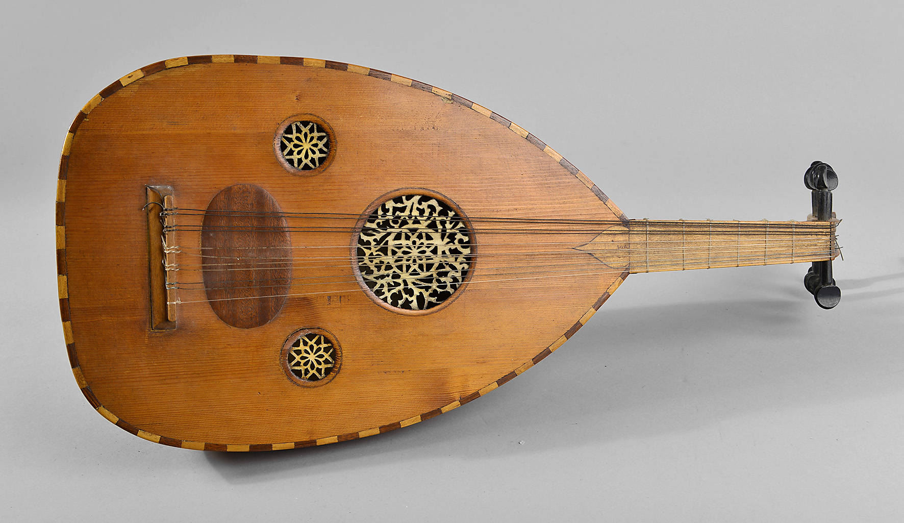 ”Al Ut” arabische Knicklaute