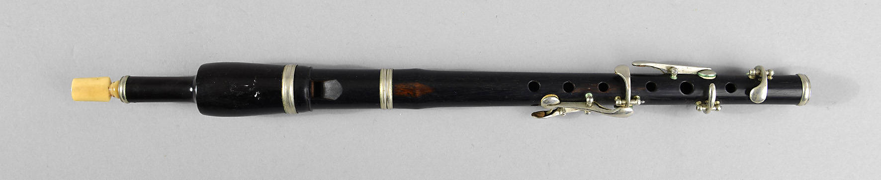 Flöte mit Klappen