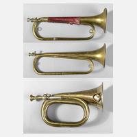 Drei Signalhörner111