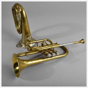 04bbb Zwei Militärinstrumente