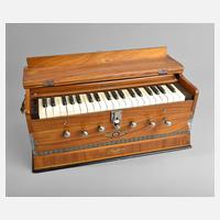Kleines Tischharmonium111