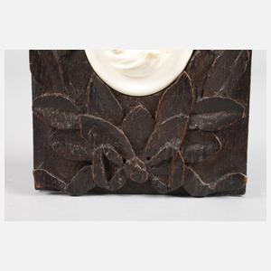 Feines Elfenbeinrelief