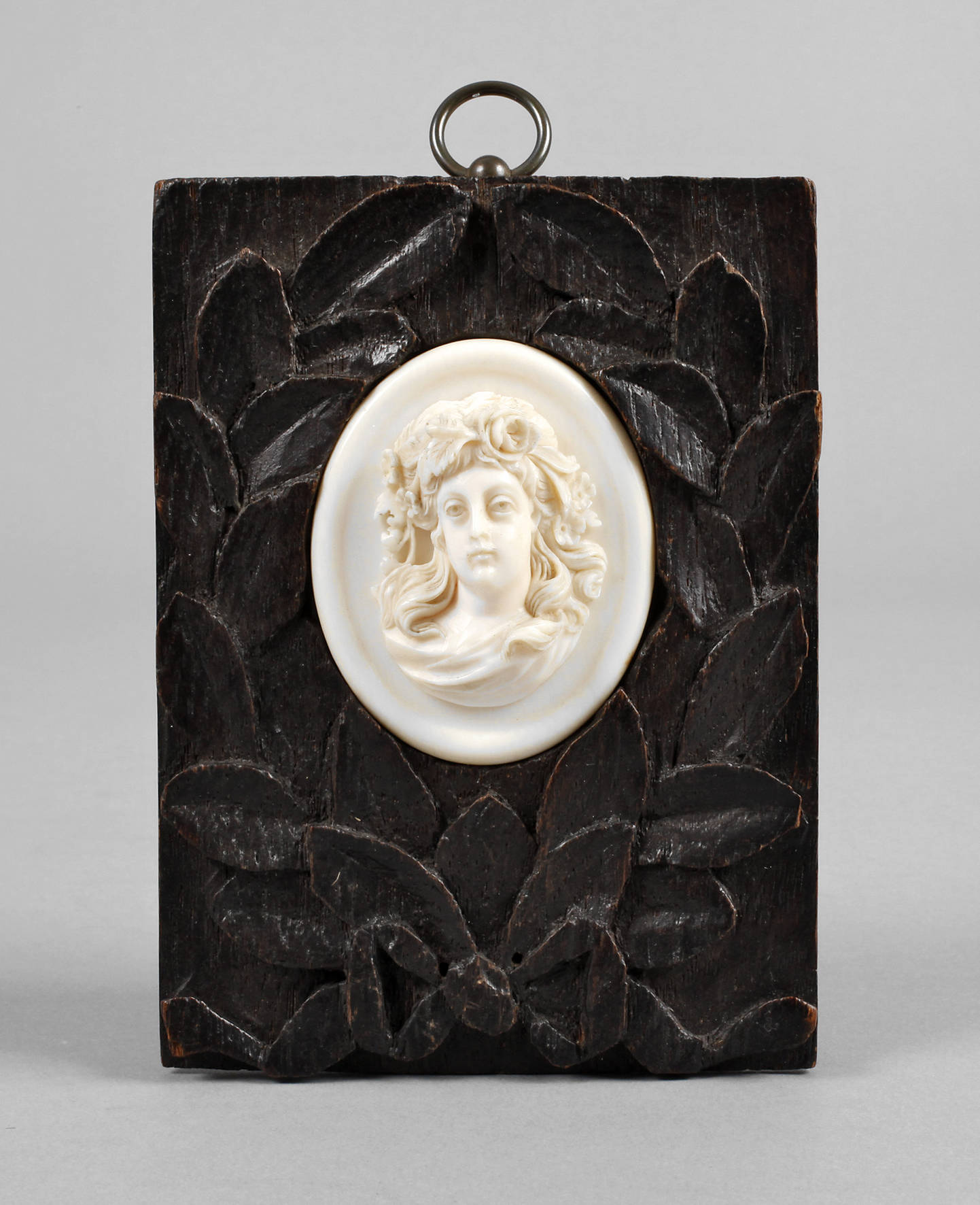 Feines Elfenbeinrelief