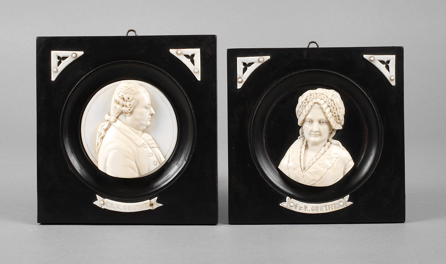 Paar Elfenbeinreliefs