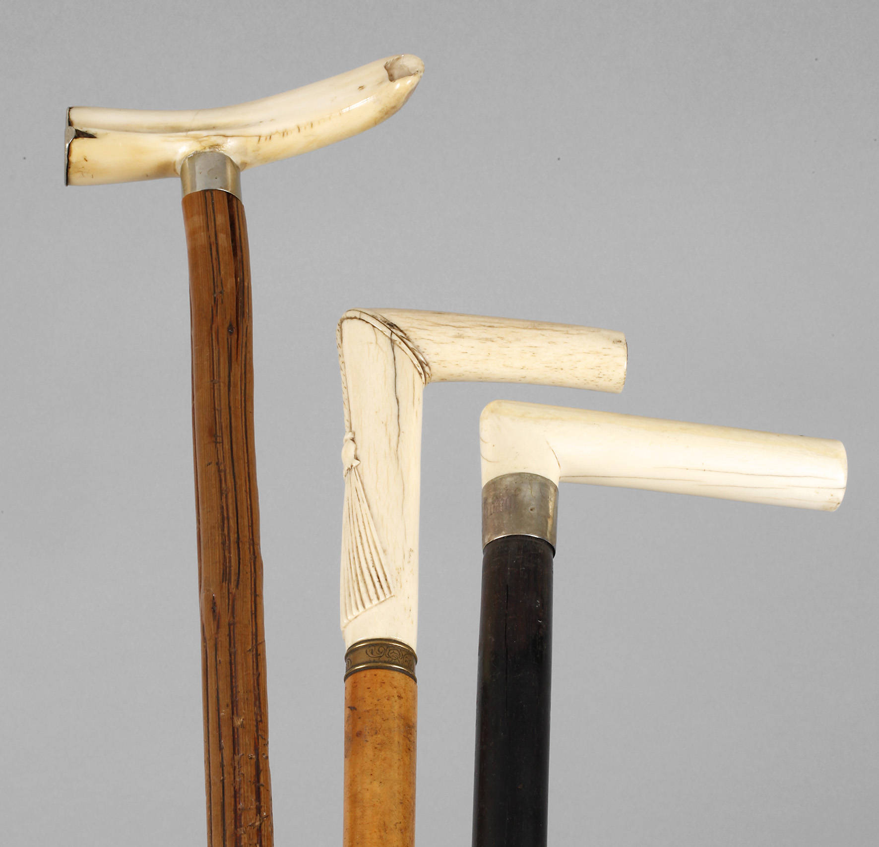 Drei Spazierstöcke Elfenbein