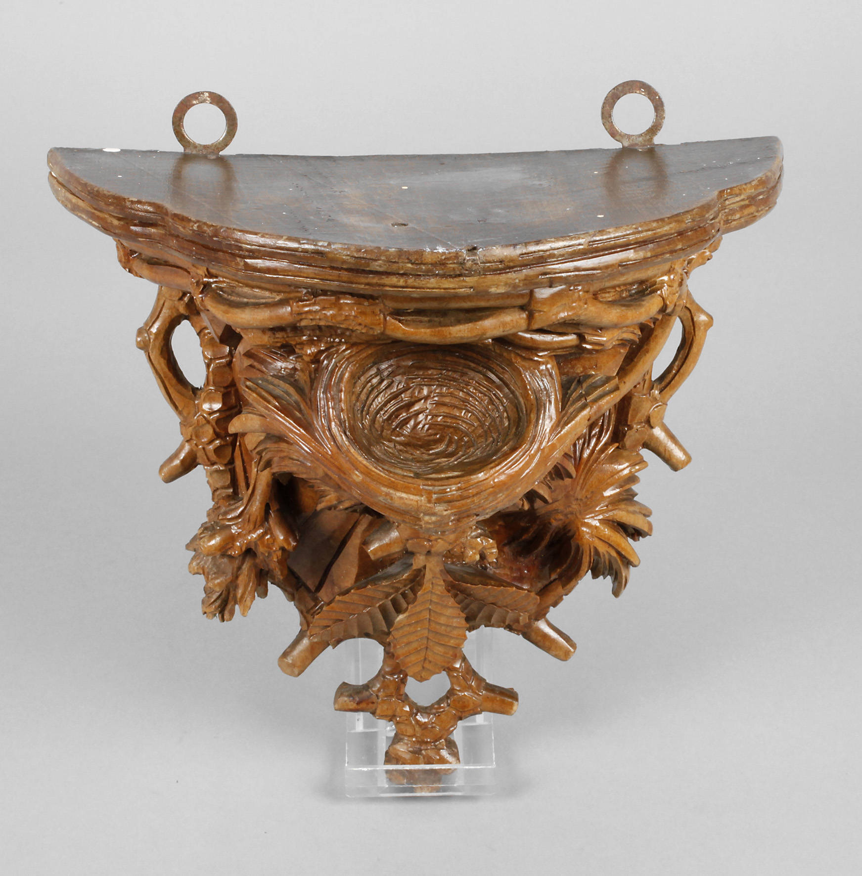 Geschnitzte Wandkonsole