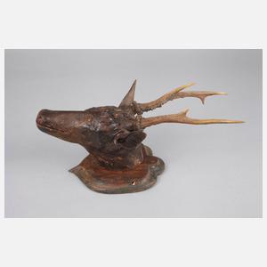 Geschnitzte Jagdtrophäe