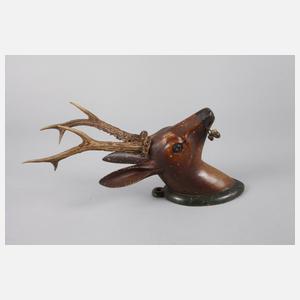 Geschnitzte Jagdtrophäe