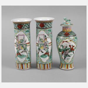 Dreiteilige Vasengarnitur