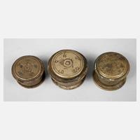 Drei Salbtöpfchen111