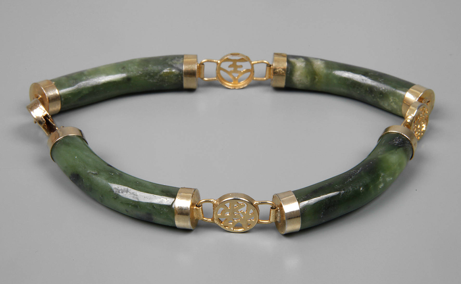 Armband mit Jade