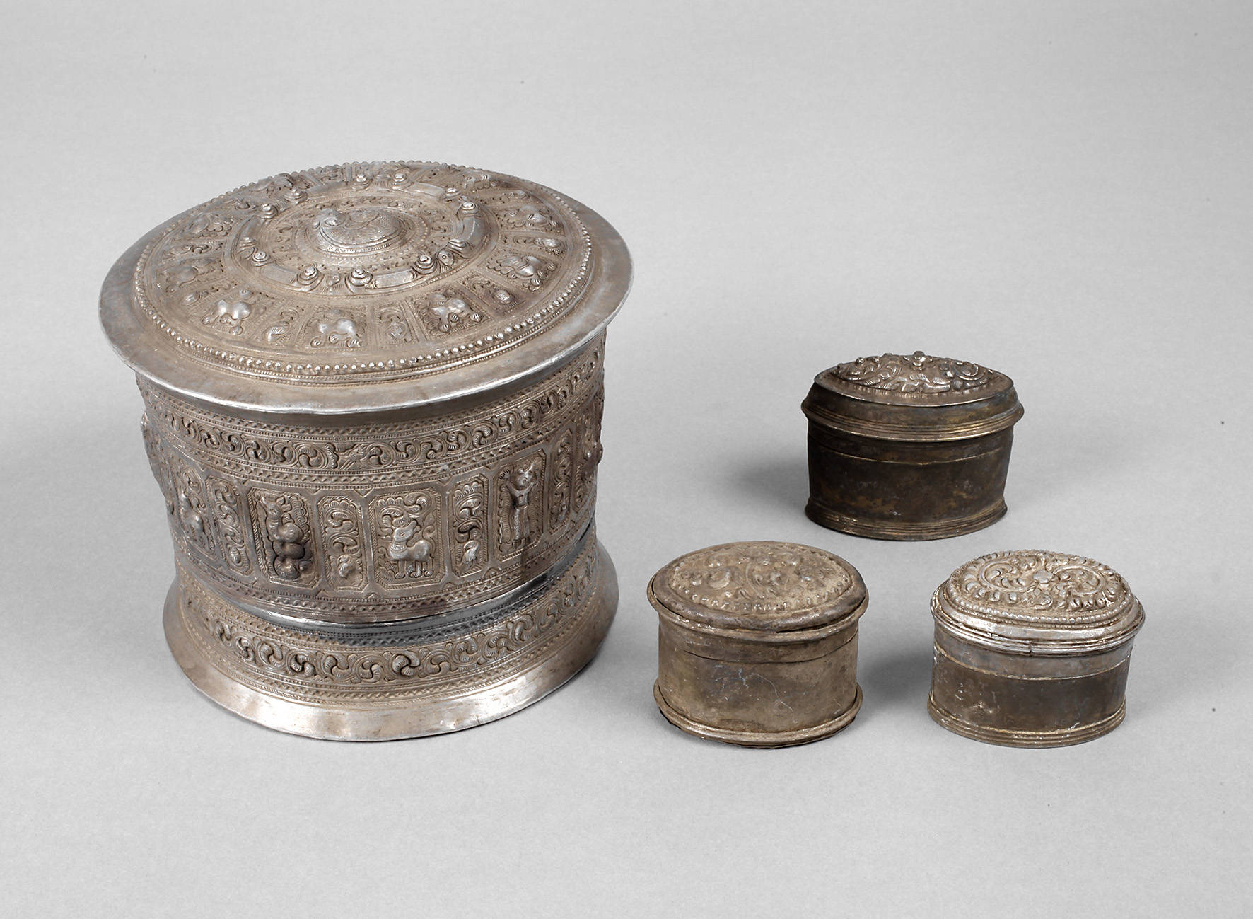 Vier Silberdosen Persien