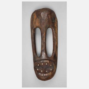 Hohe schwere Wandmaske