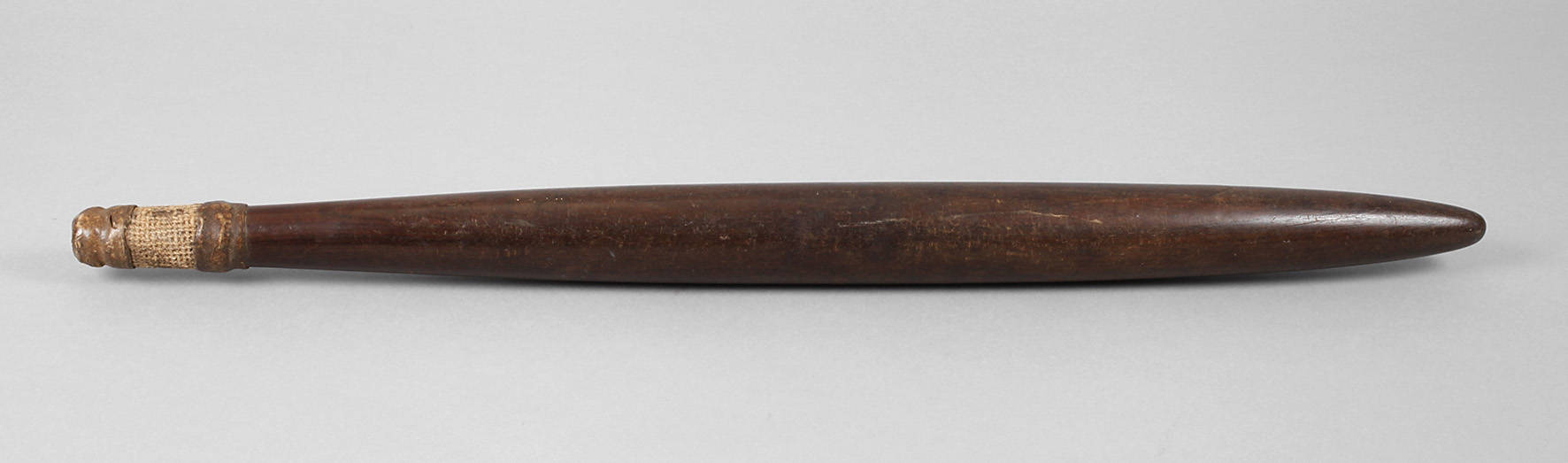 Kriegskeule der Kopfjäger aus Polynesien