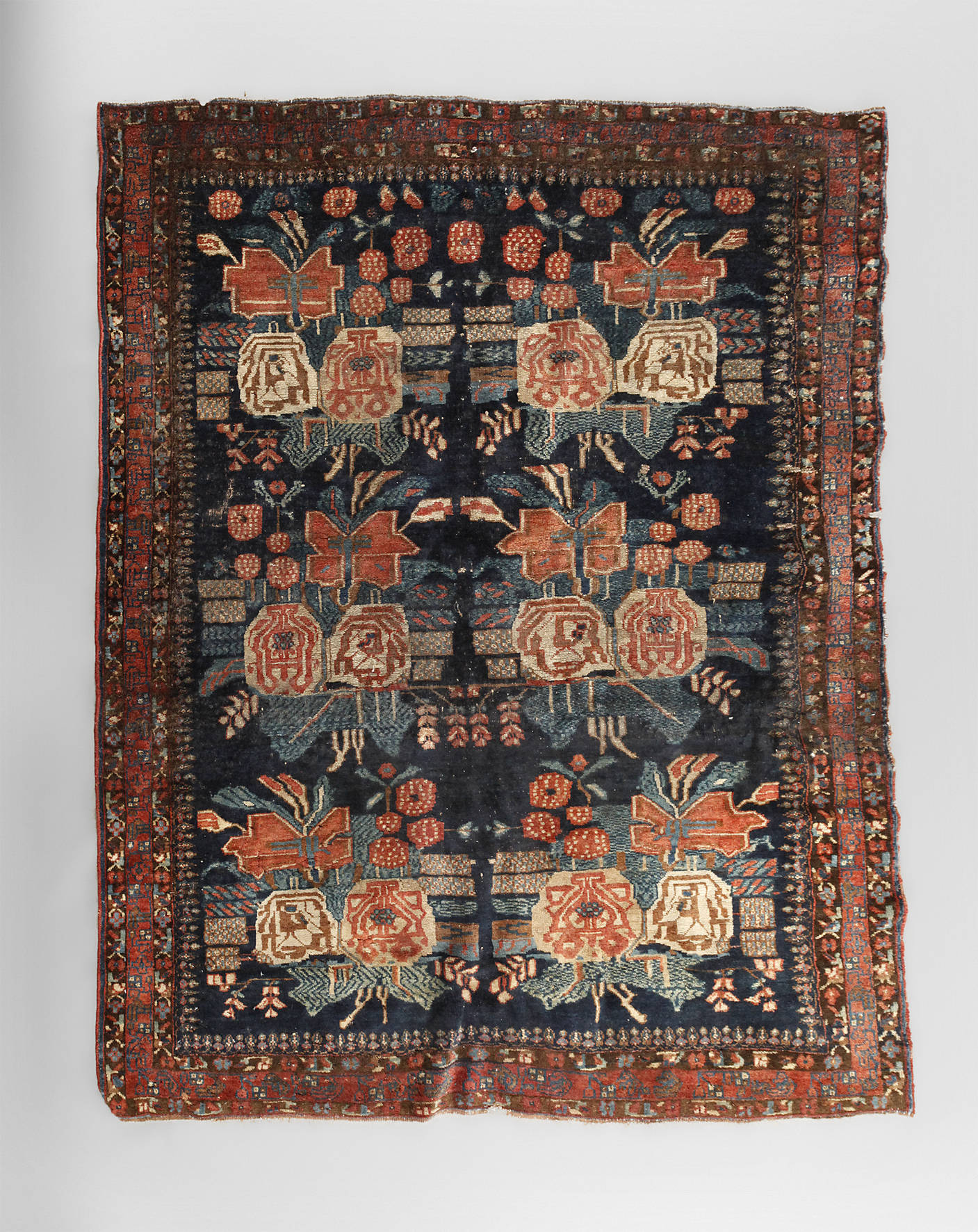 Fragment eines Perserteppichs