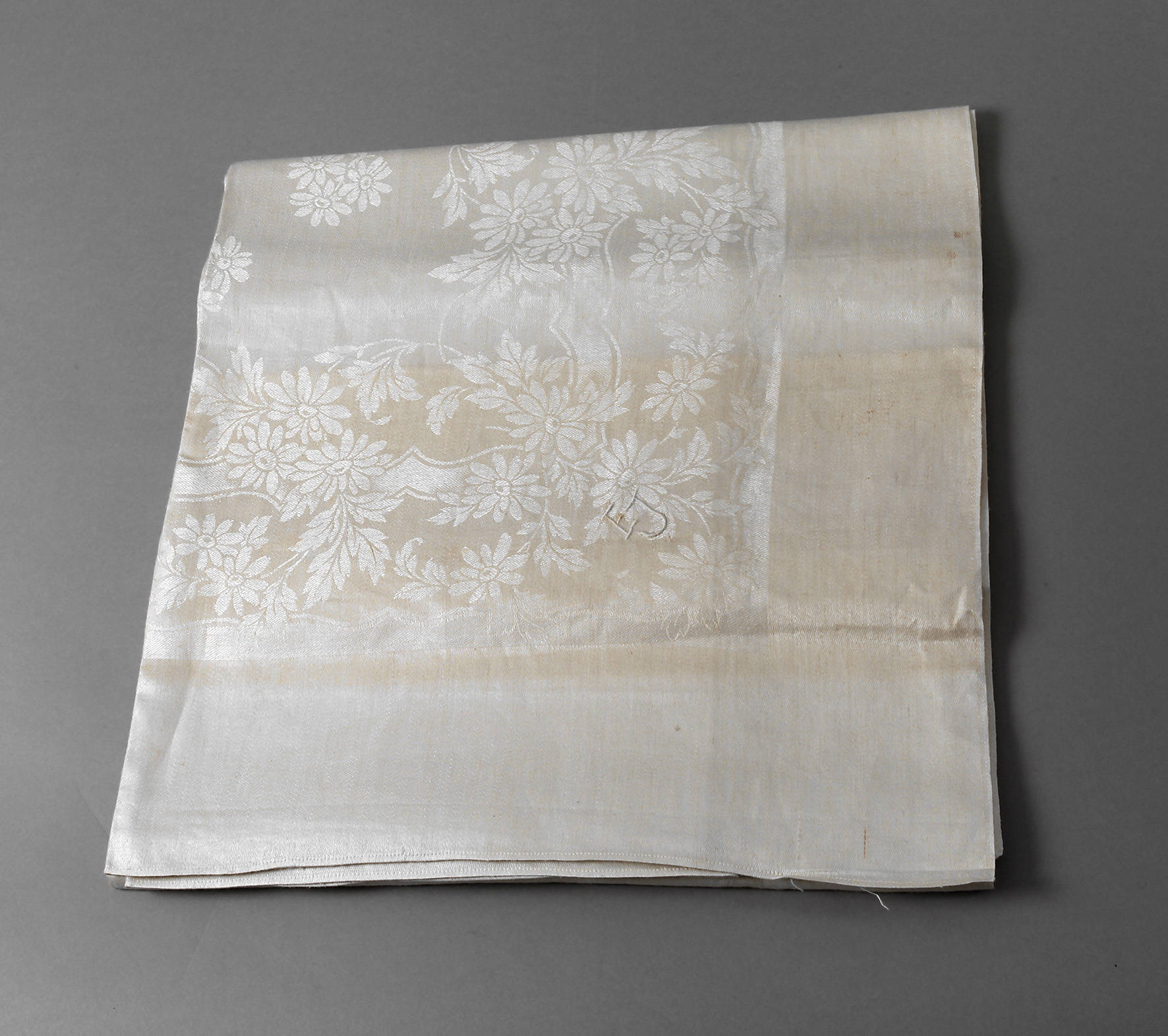 Großes Tafeltuch Margeritendekor