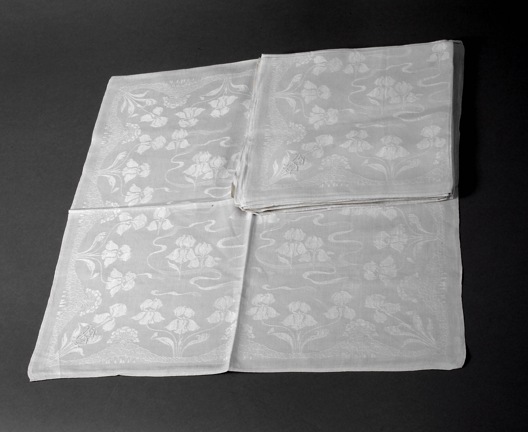 Zwölf Servietten Jugendstil