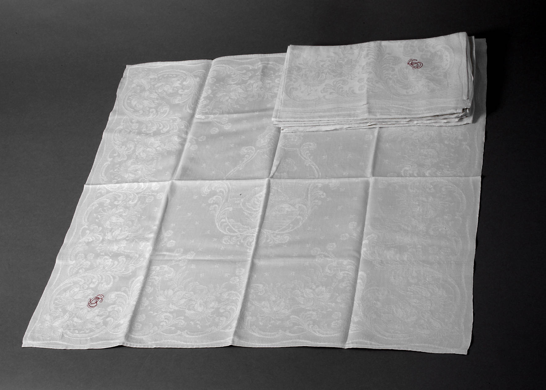 Sechs Gebilddamast-Servietten