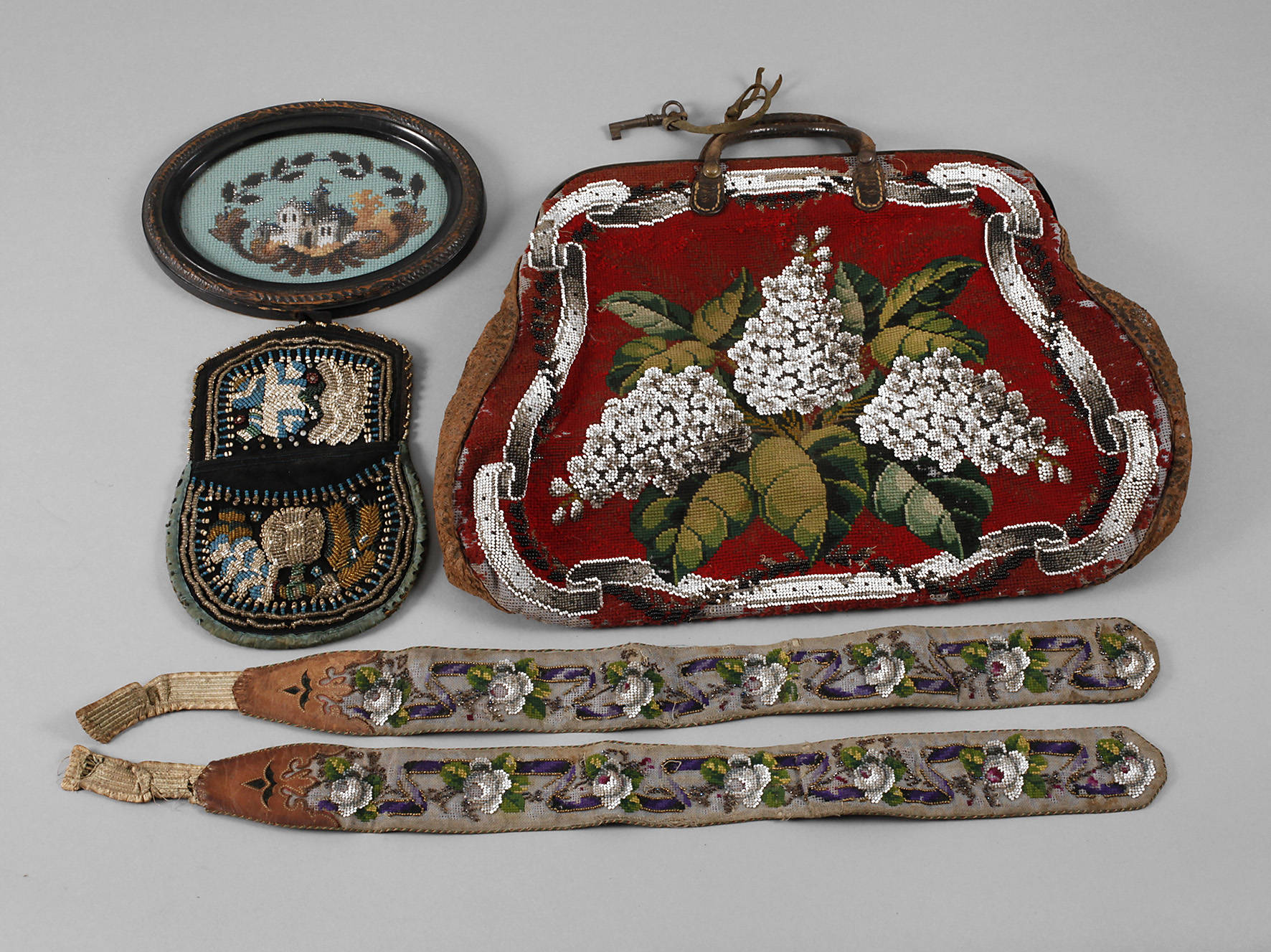 Konvolut Perlstickerei