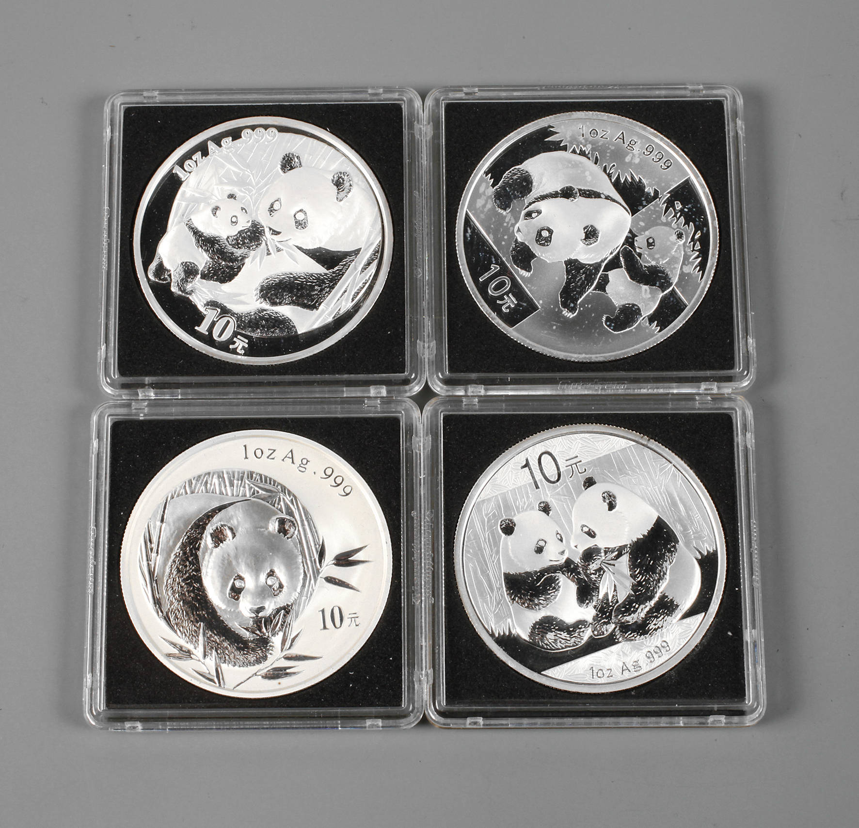 Viermal 10 Yuan Pandas