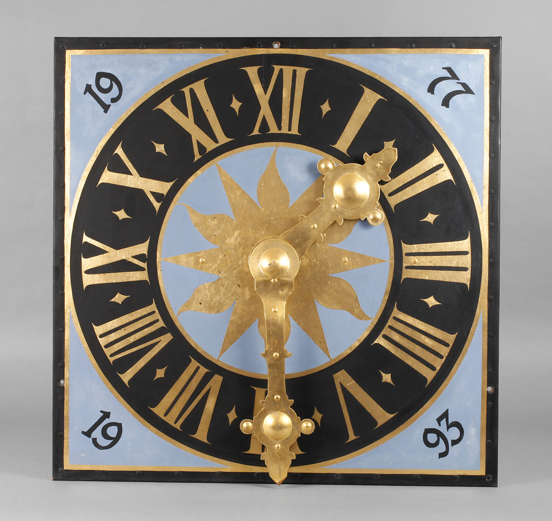 Zifferblatt einer Turmuhr