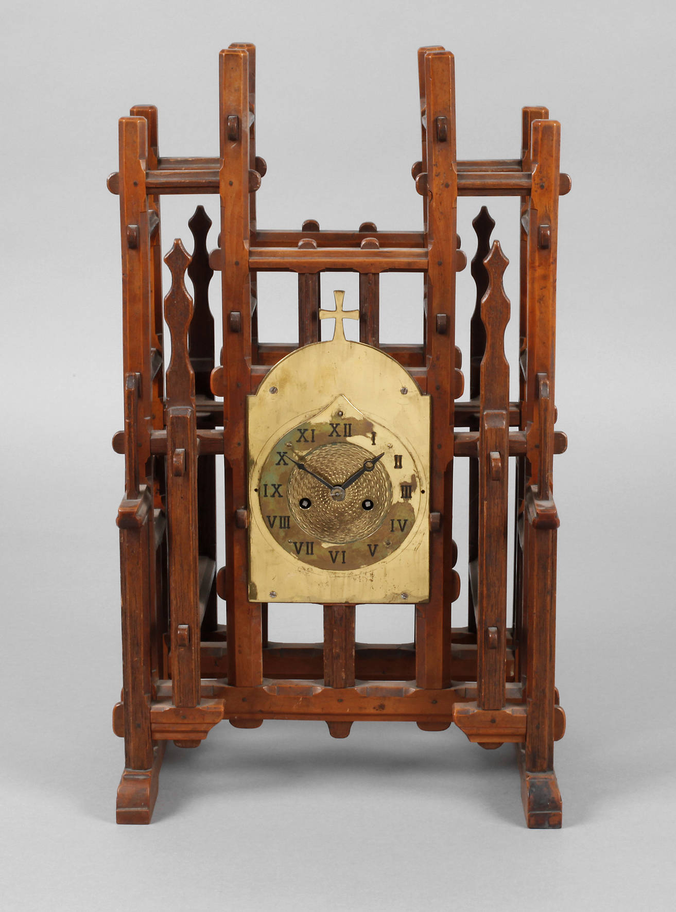 Alpenländische Tischuhr