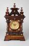Tischuhr mit Spielwerk
